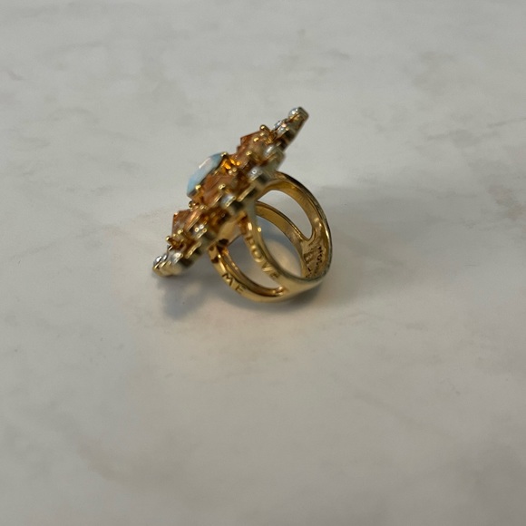 STATEMENT Flower Ring - Picture 2 of 2